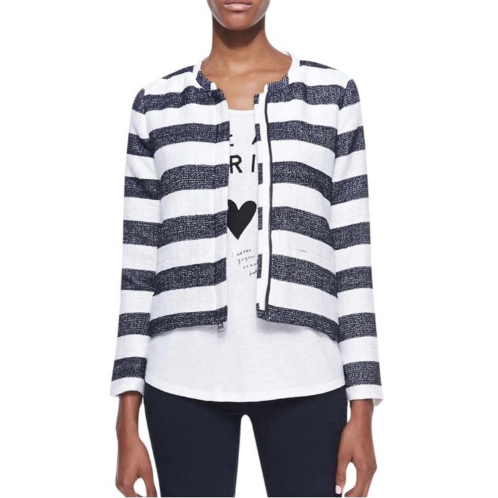 Splendid navy/cream wide strip, textured short blazer! Zip closure Size Medium